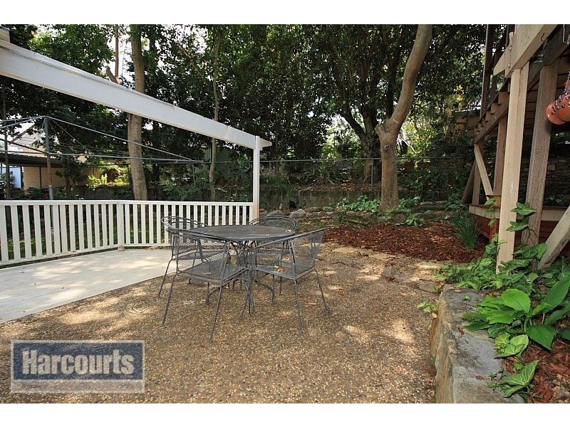 14 Leslie Street, Arana Hills QLD 4054