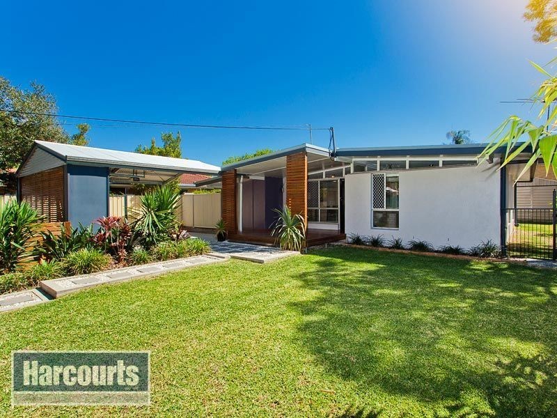 7 Dinterra Avenue, Ferny Hills QLD 4055