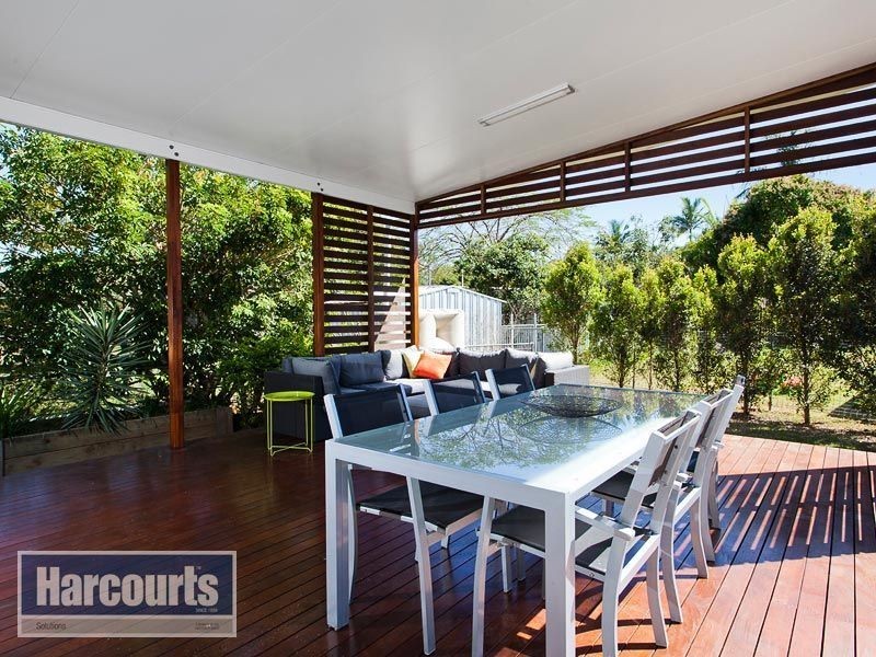 7 Dinterra Avenue, Ferny Hills QLD 4055