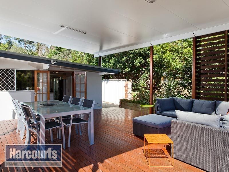 7 Dinterra Avenue, Ferny Hills QLD 4055