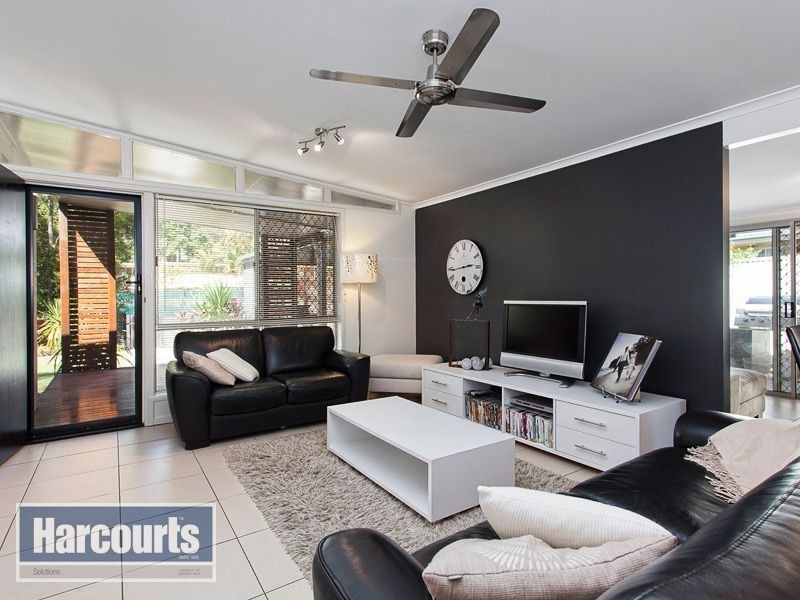 7 Dinterra Avenue, Ferny Hills QLD 4055