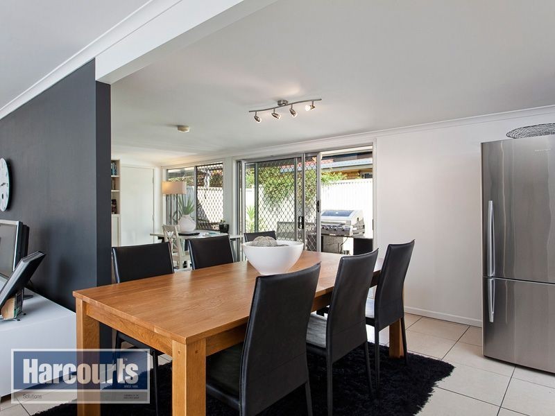 7 Dinterra Avenue, Ferny Hills QLD 4055