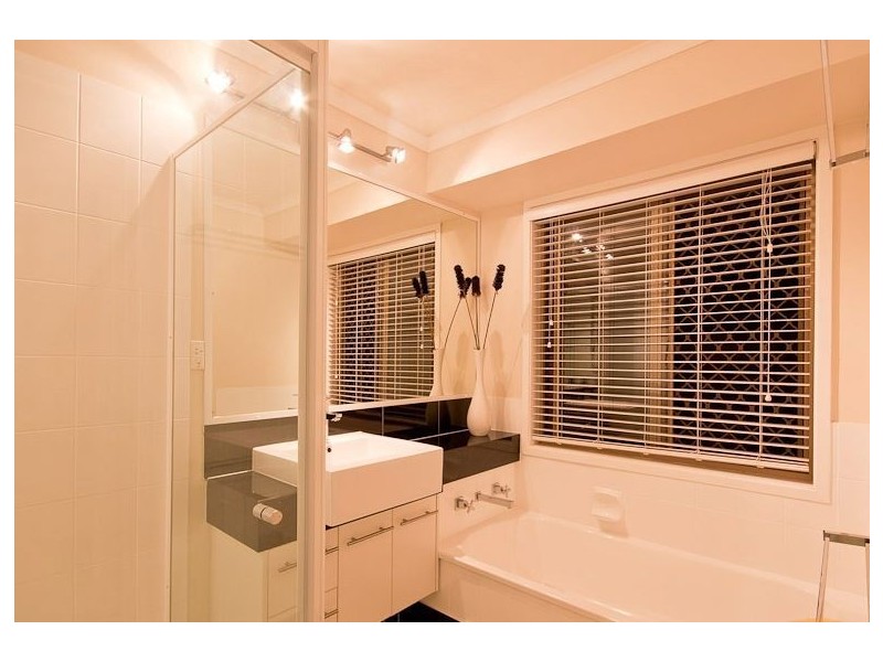 9 Malachite Street, Keperra QLD 4054