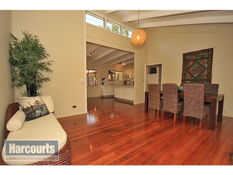 11 Barber Road, Ferny Hills QLD 4055