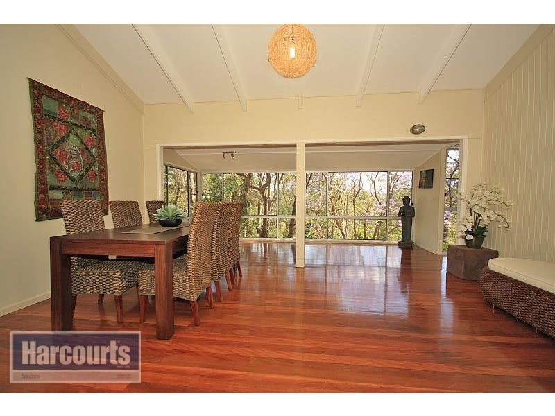 11 Barber Road, Ferny Hills QLD 4055