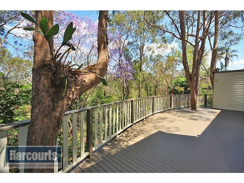 11 Barber Road, Ferny Hills QLD 4055