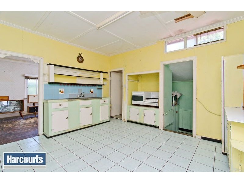 8 Howard Street, Grange QLD 4051