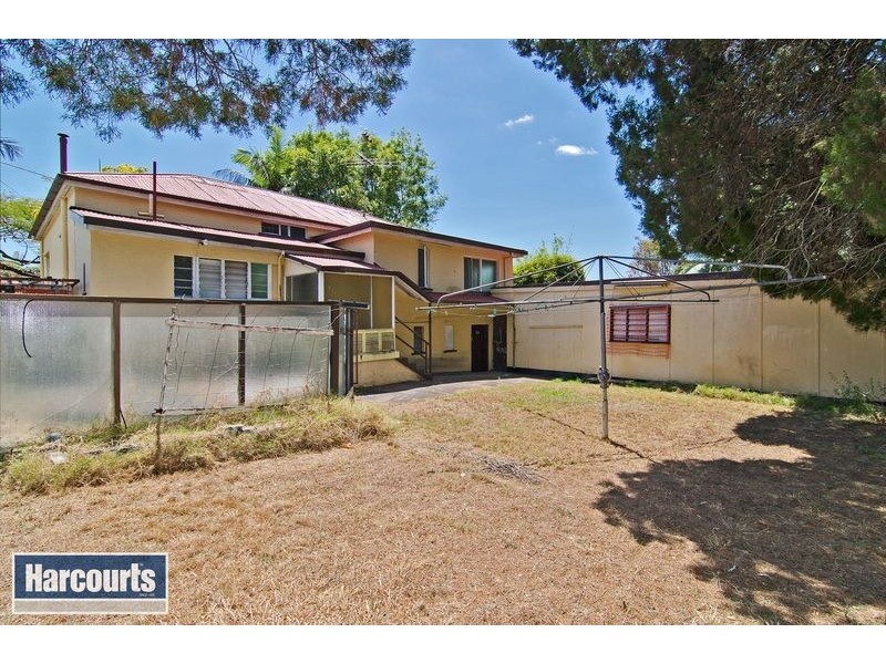 8 Howard Street, Grange QLD 4051