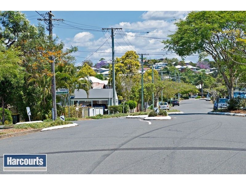 8 Howard Street, Grange QLD 4051