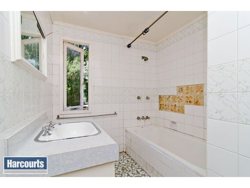 8 Howard Street, Grange QLD 4051