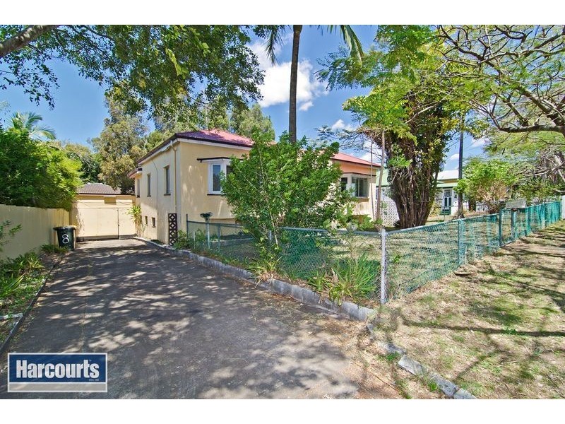 8 Howard Street, Grange QLD 4051
