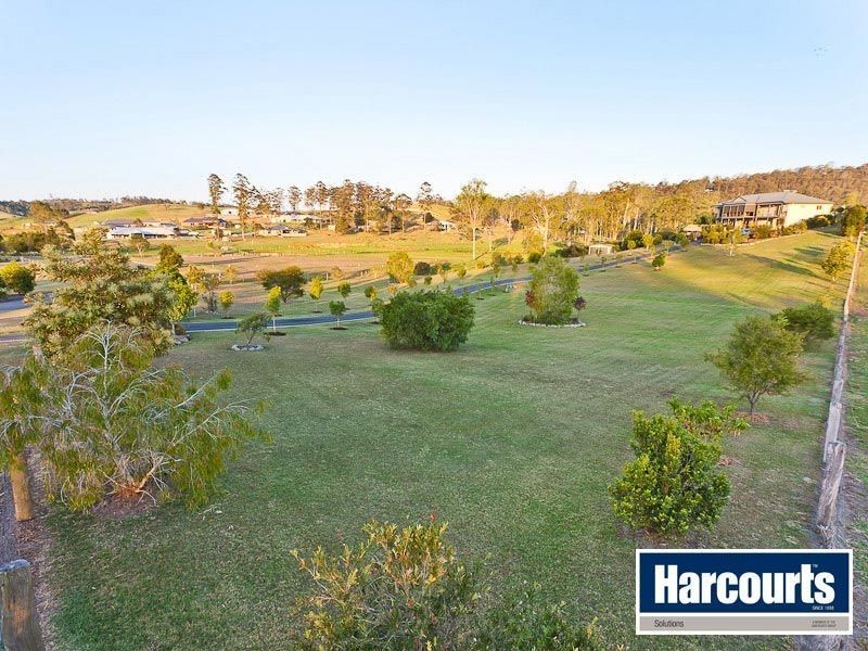 8 Mayfair Drive, Samford Valley QLD 4520
