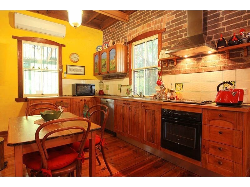 25 Bathurst Street, Red Hill QLD 4059