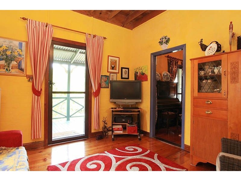 25 Bathurst Street, Red Hill QLD 4059