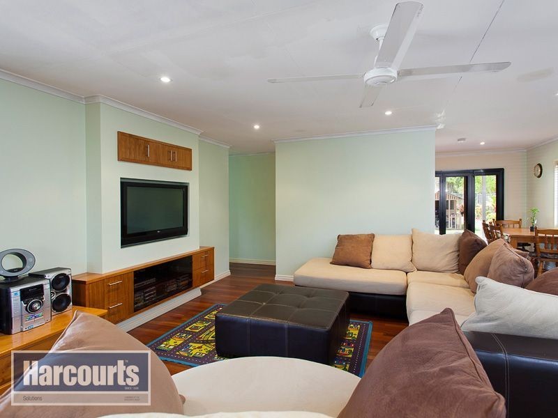 18 Coolibah Crescent, Ferny Hills QLD 4055