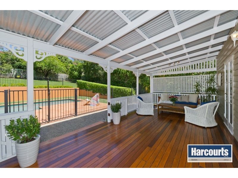 35 Bowman Parade, Bardon QLD 4065