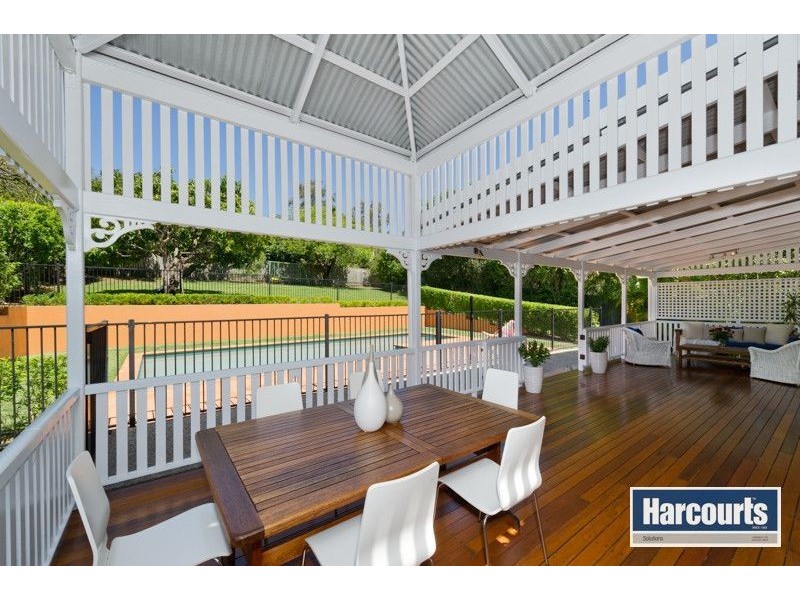 35 Bowman Parade, Bardon QLD 4065