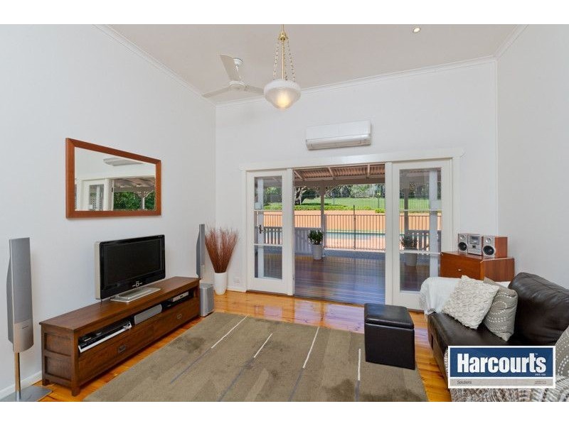 35 Bowman Parade, Bardon QLD 4065