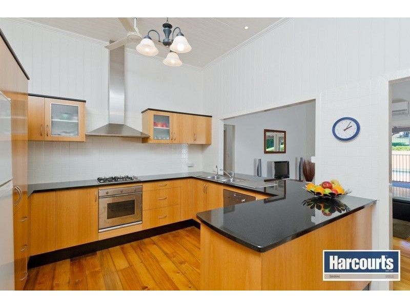 35 Bowman Parade, Bardon QLD 4065