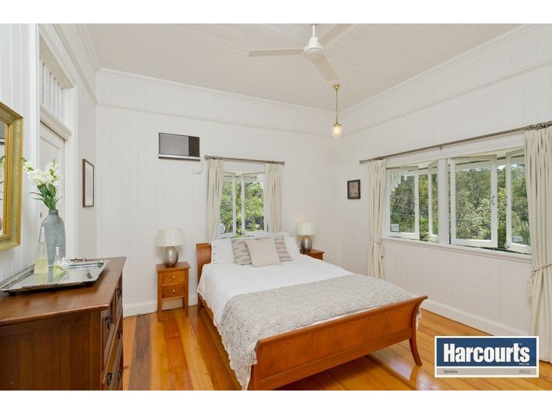 35 Bowman Parade, Bardon QLD 4065