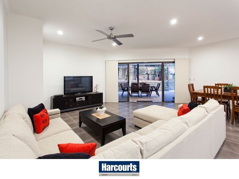 7 Tributary Court, Eatons Hill QLD 4037