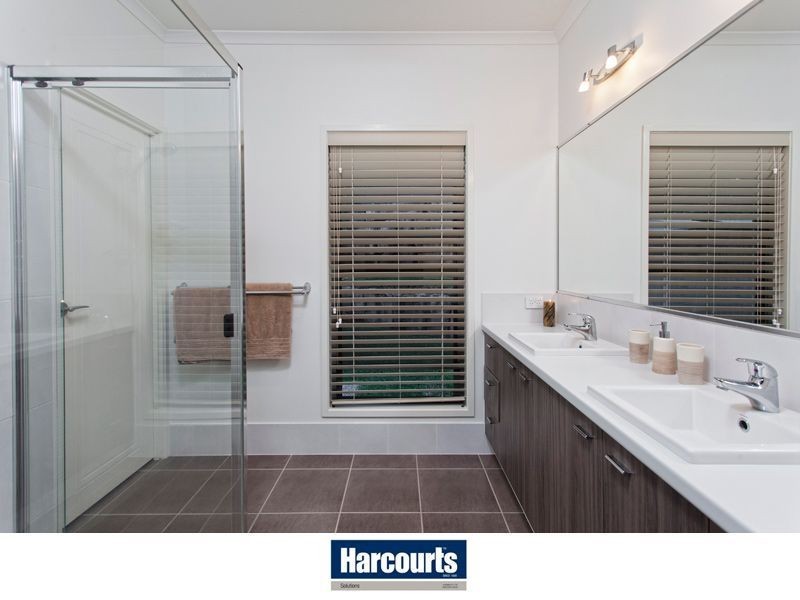 7 Tributary Court, Eatons Hill QLD 4037