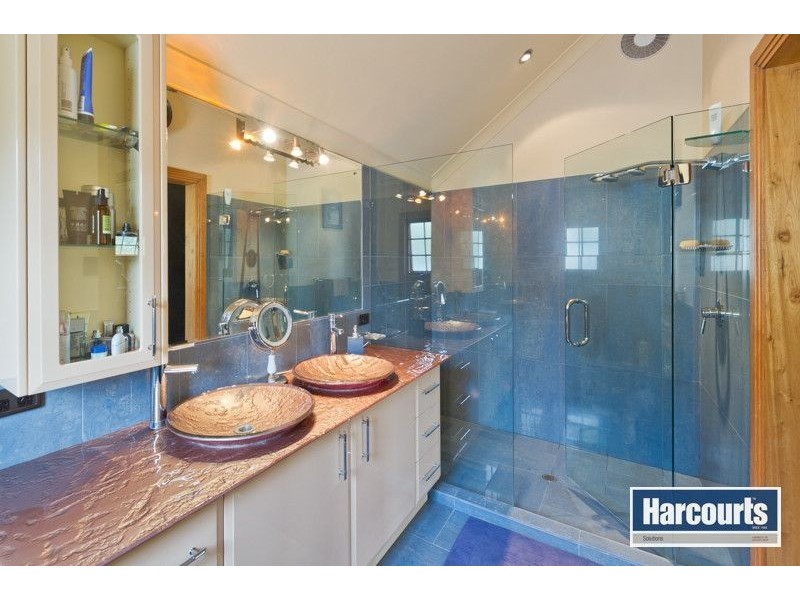 19 Raleigh Parade, Ashgrove QLD 4060