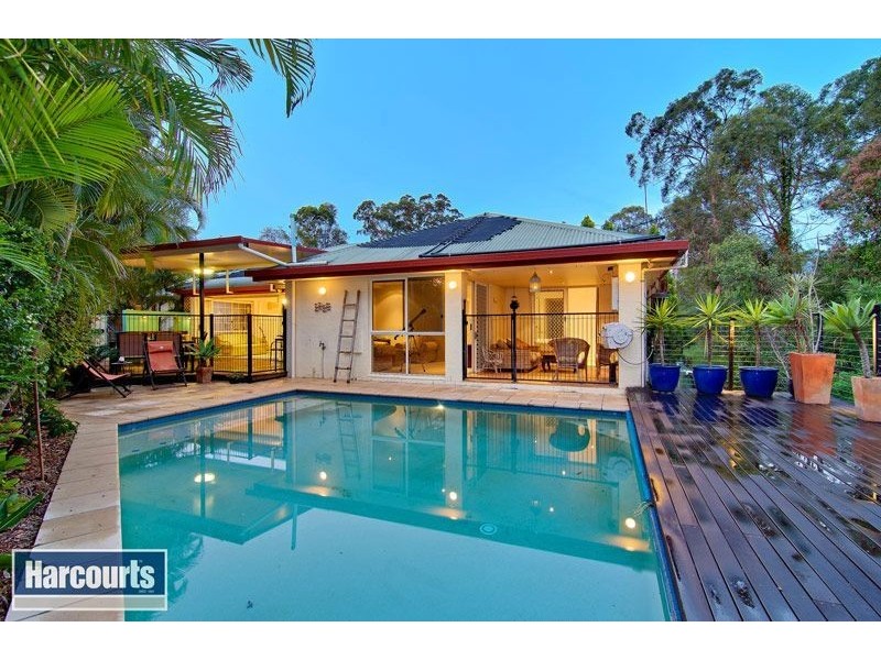 10 Amanda Place, Bridgeman Downs QLD 4035