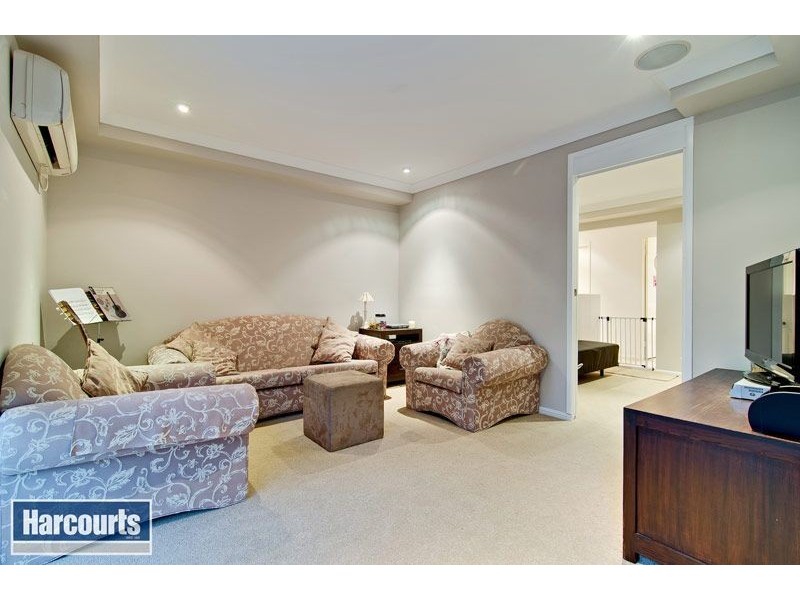 10 Amanda Place, Bridgeman Downs QLD 4035