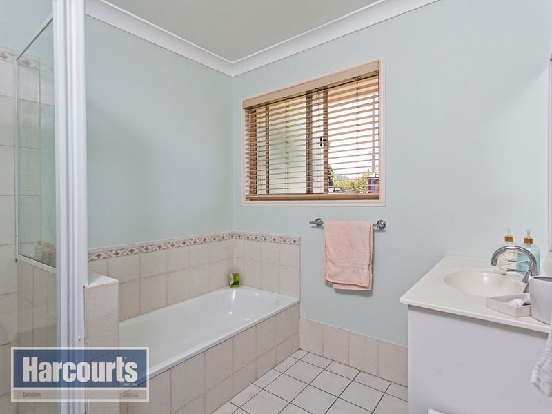 16 Linkwood Drive, Ferny Hills QLD 4055