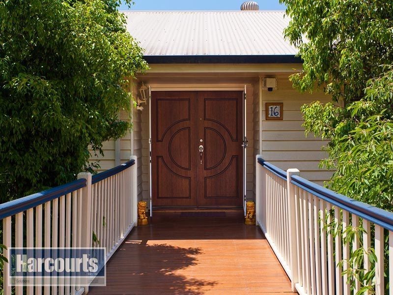 16 Linkwood Drive, Ferny Hills QLD 4055