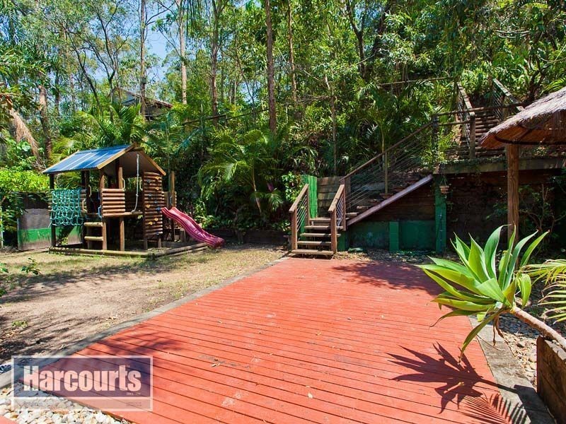 15 Wandearah Crescent, Ferny Hills QLD 4055