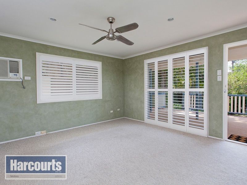 15 Wandearah Crescent, Ferny Hills QLD 4055