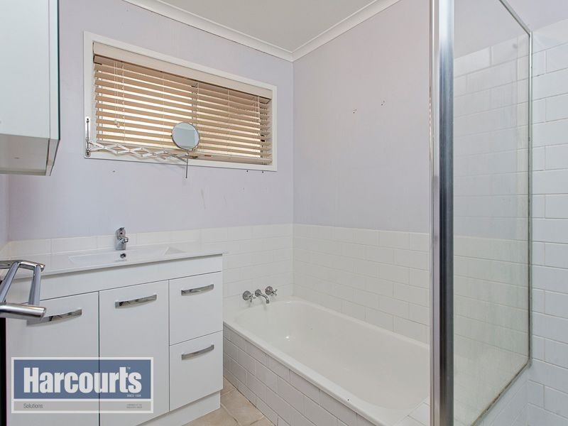 15 Wandearah Crescent, Ferny Hills QLD 4055