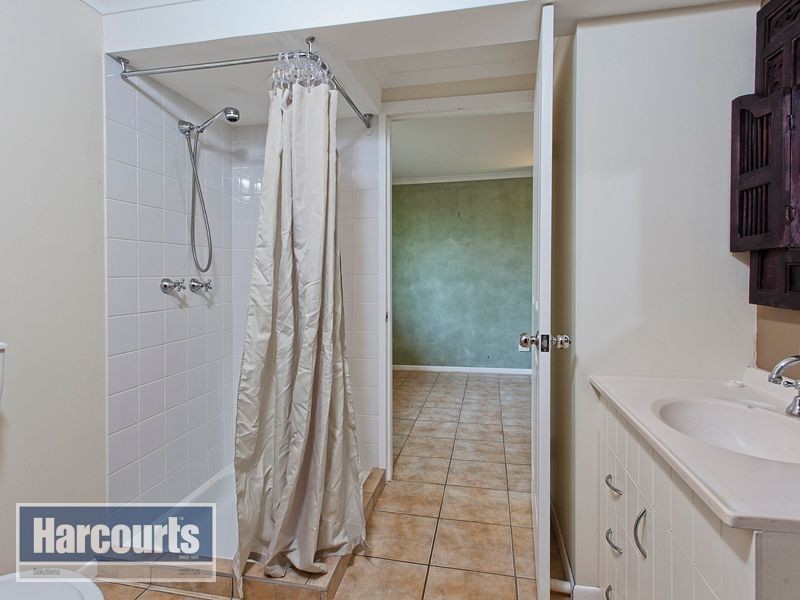 15 Wandearah Crescent, Ferny Hills QLD 4055