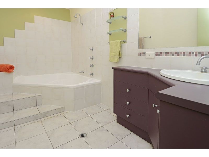 79 Leonarda Drive, Arana Hills QLD 4054