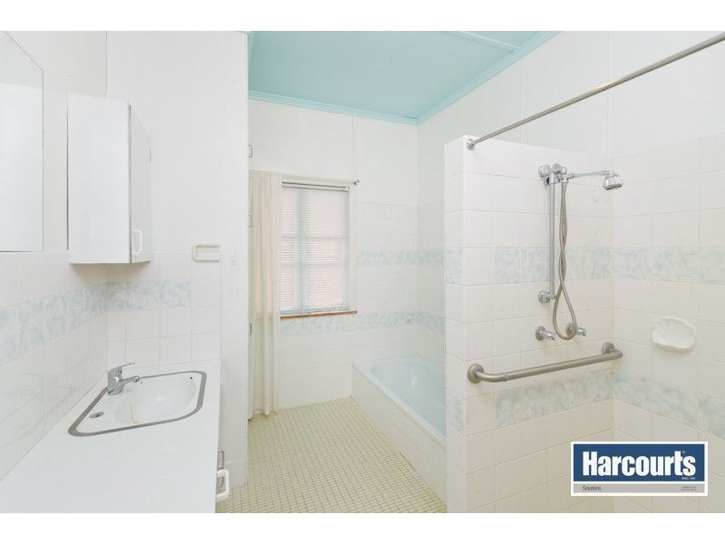 105 Heliopolis Parade, Mitchelton QLD 4053