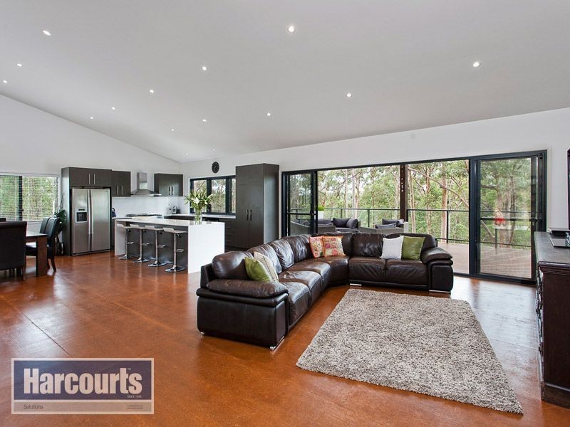 17 Retreat Court, Bunya QLD 4055