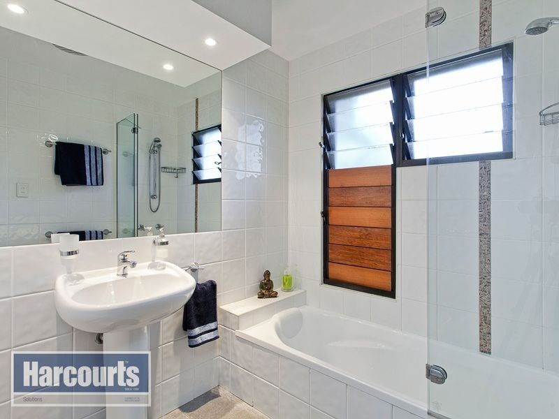 3 Dorset Court, Ferny Hills QLD 4055