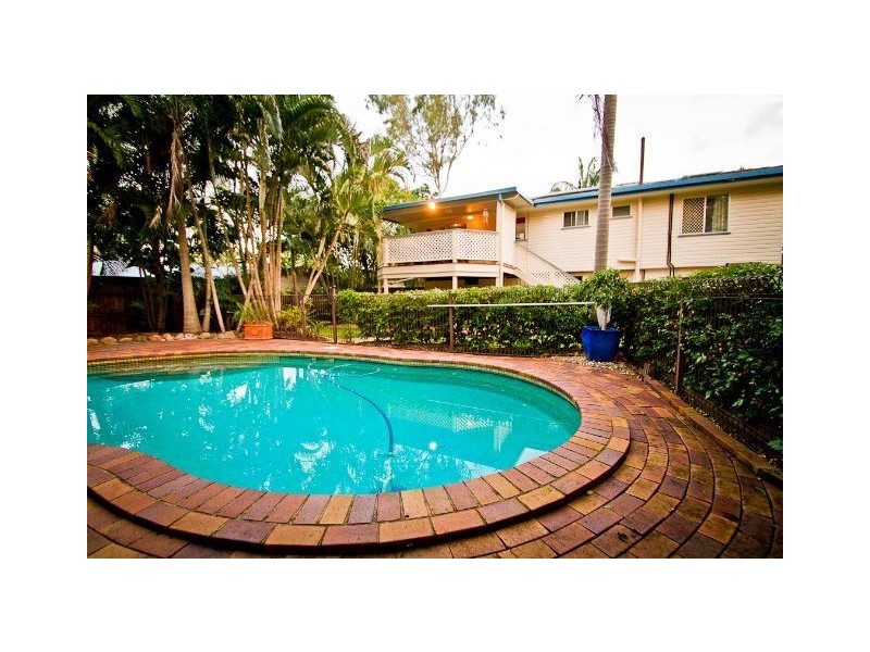 30 Pylara Crescent, Ferny Hills QLD 4055