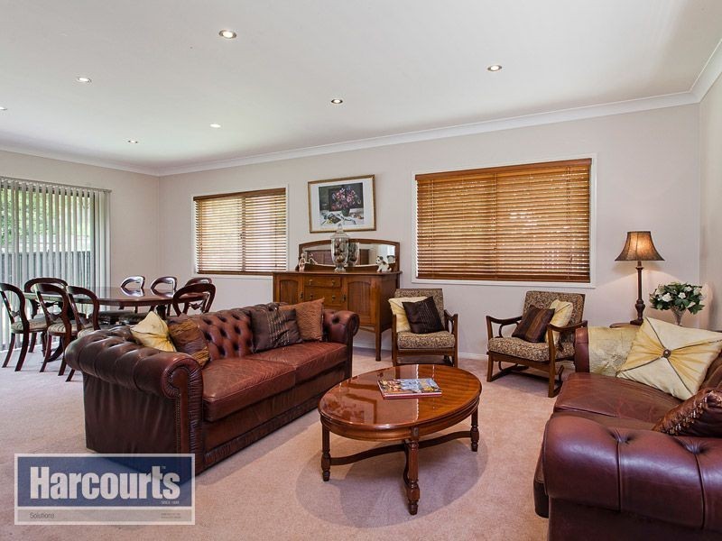 11 Rannoch Place, Ferny Grove QLD 4055