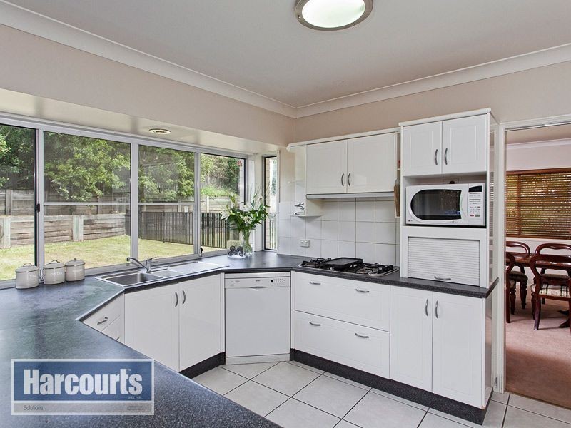 11 Rannoch Place, Ferny Grove QLD 4055