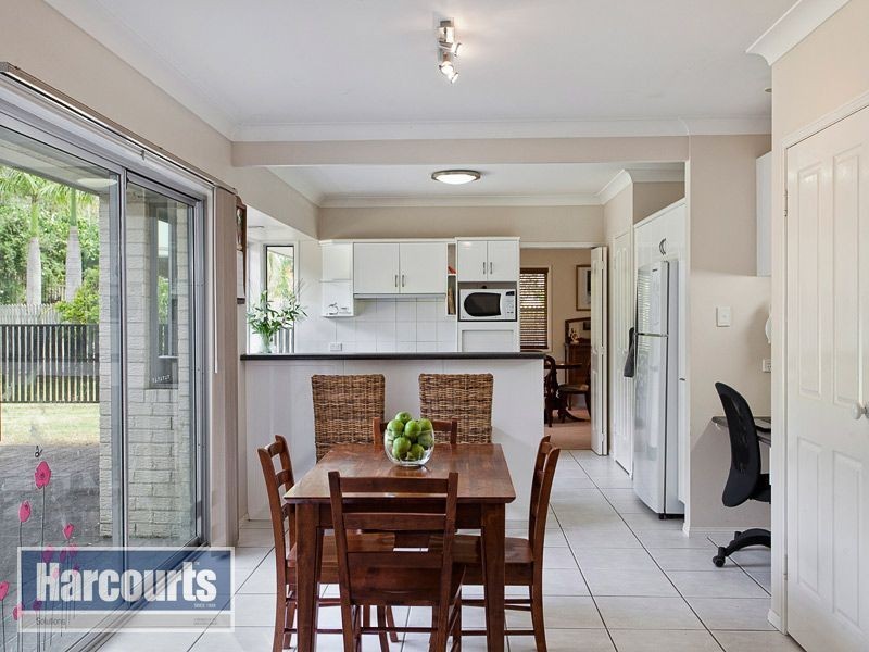 11 Rannoch Place, Ferny Grove QLD 4055