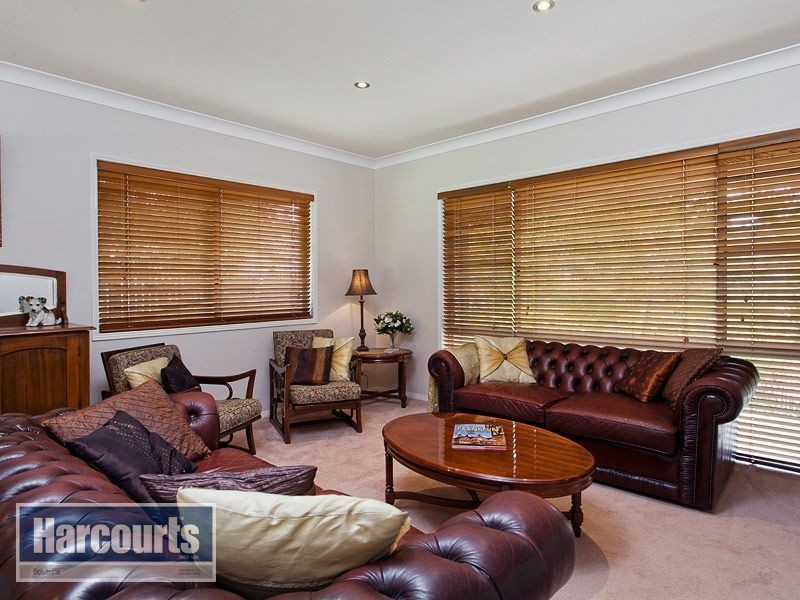 11 Rannoch Place, Ferny Grove QLD 4055