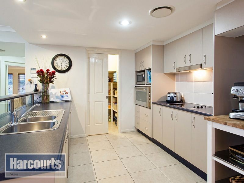 3 Parkwater Close, Upper Kedron QLD 4055