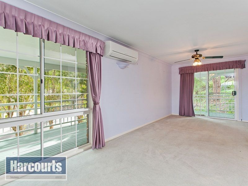 4 Anaheim Court, Ferny Hills QLD 4055