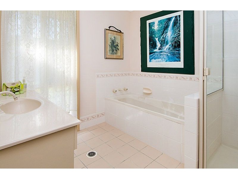 1 Greenwood Crescent, Samford Valley QLD 4520