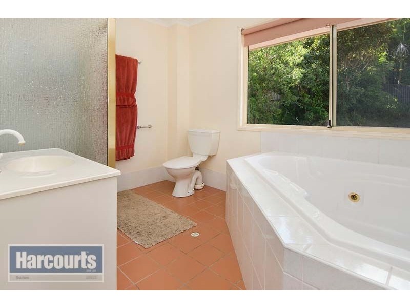 16 Lynwood Court, Ferny Hills QLD 4055