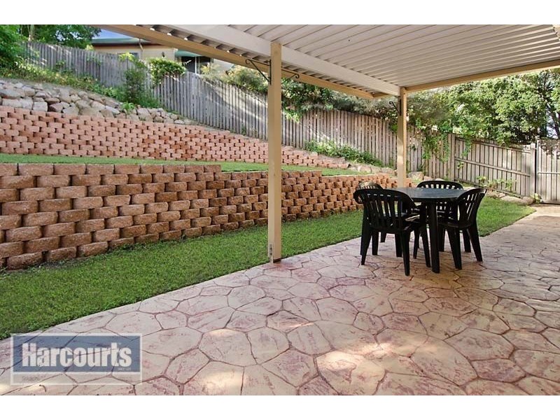 16 Lynwood Court, Ferny Hills QLD 4055