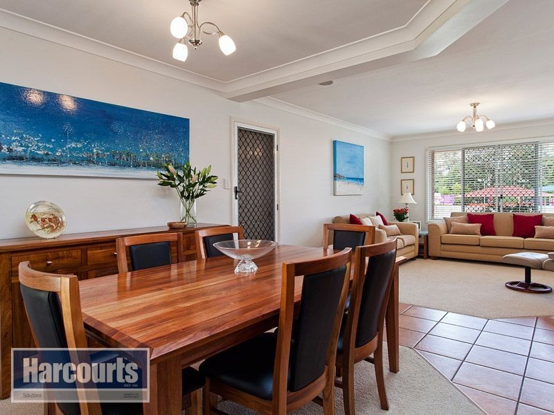 12 Arlington Drive, Arana Hills QLD 4054